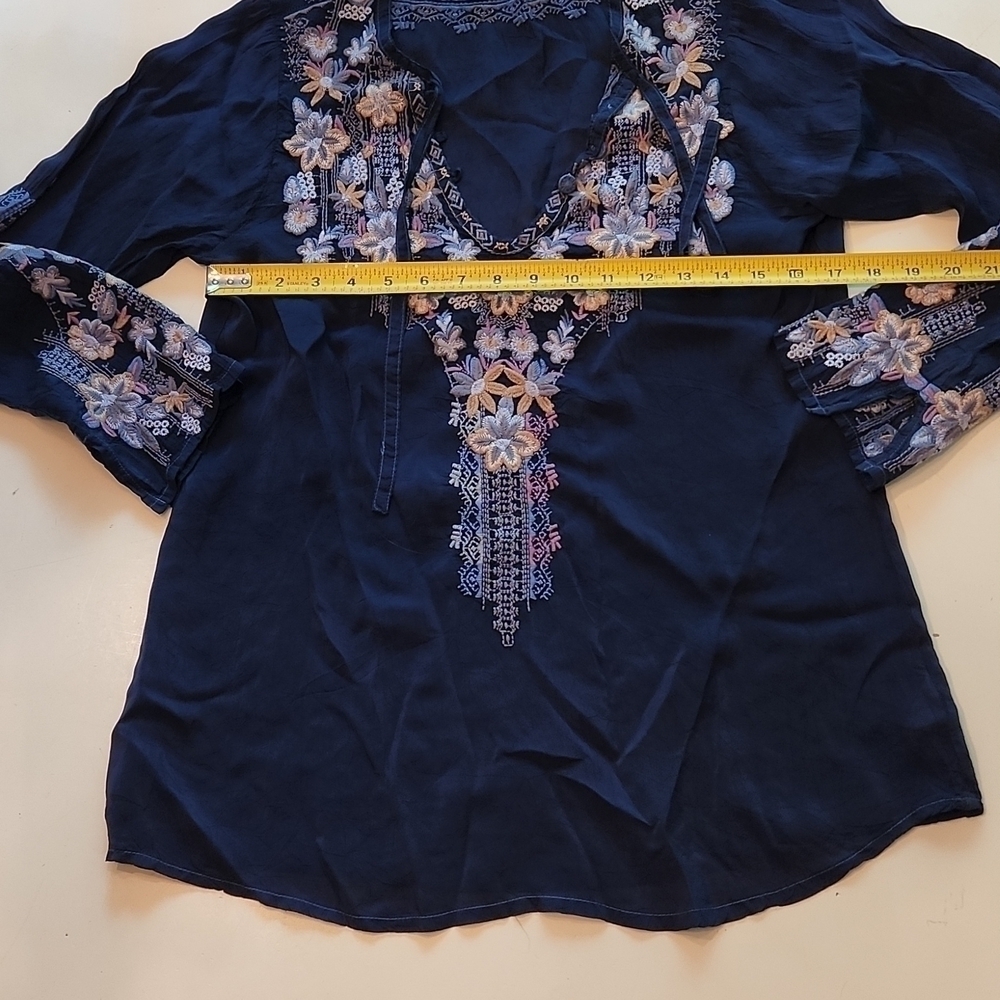 Johnny Was Navy Blue Floral Embroidered Peasant Blouse Top XS - Picture 10 of 10